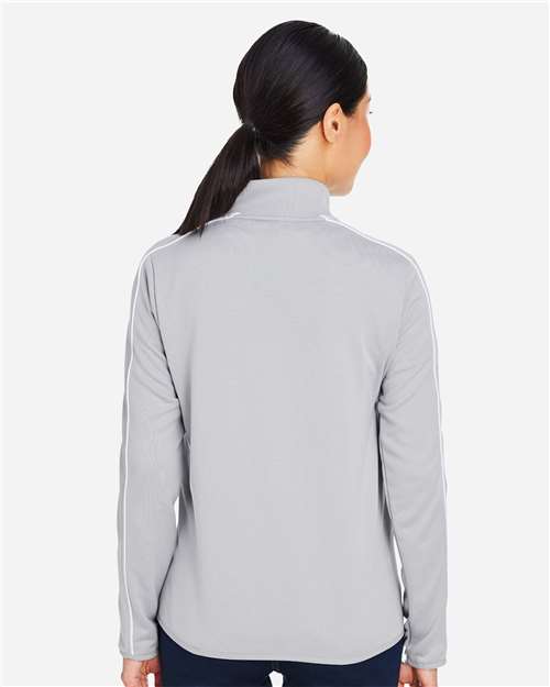 Mod Grey/ White-model Image