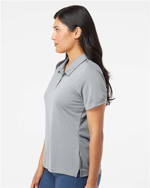 Grey Three-model Image