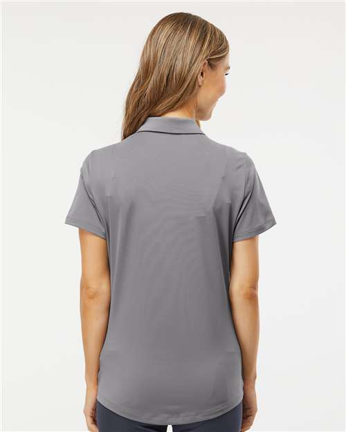 Grey Three-model Image