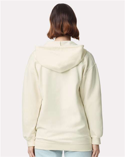 Off White-model Image
