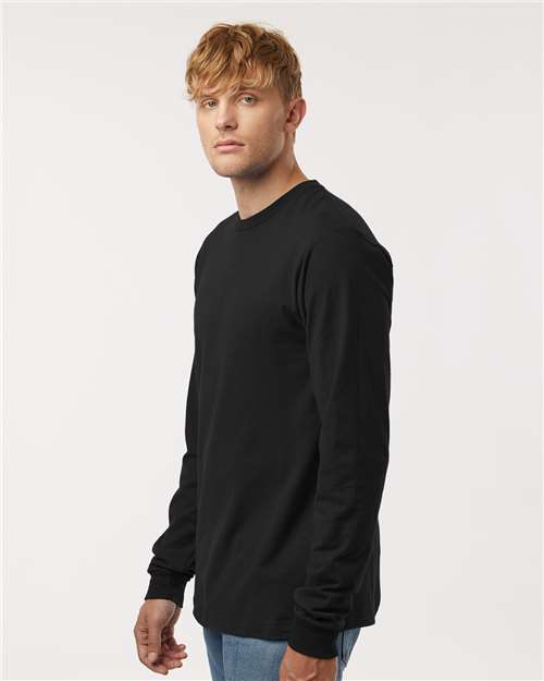 Fine Black-model Image