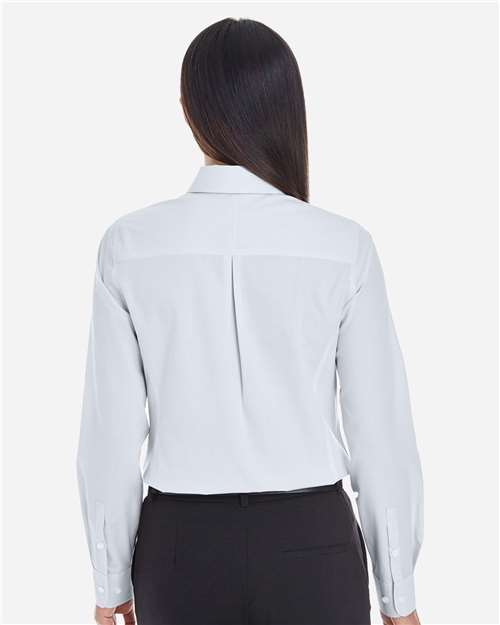 Silver/ White-model Image