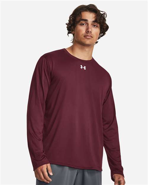 Maroon/ White-model Image
