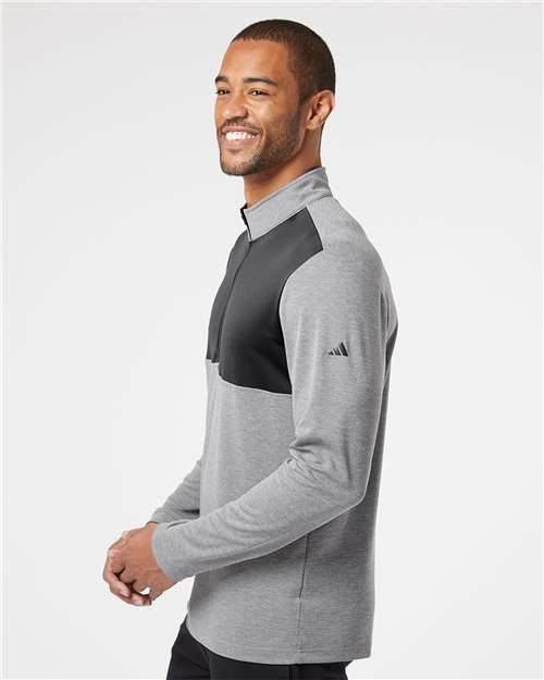 Grey Three Heather/ Carbon-model Image